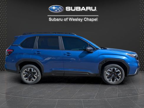 Used 2026 Subaru Forester Premium AWD/4WD image 3