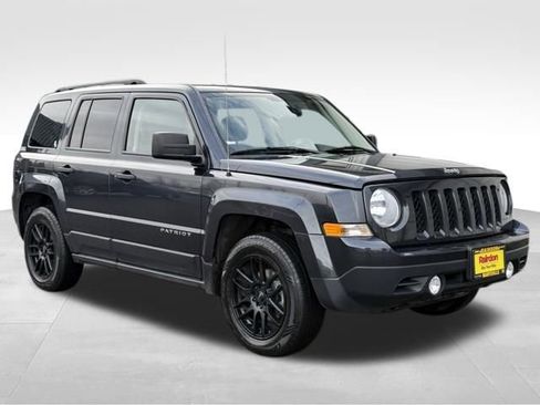 Used 2014 Jeep Patriot Sport image 1