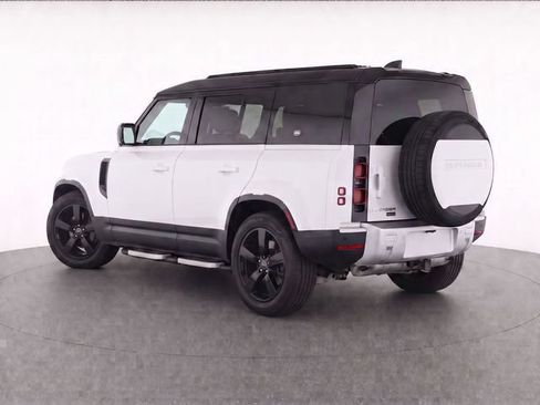 Used 2023 Land Rover Defender 130 SE AWD/4WD image 7