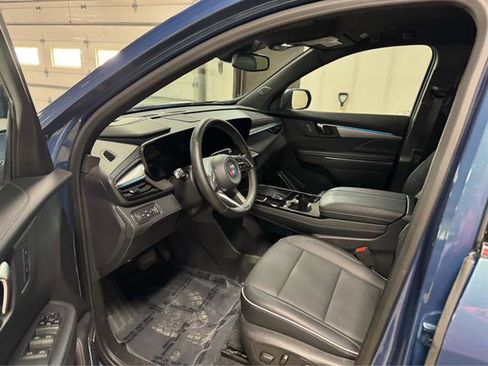 Certified 2025 Buick Enclave Preferred AWD/4WD image 15
