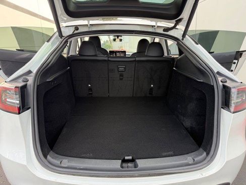 Used 2023 Tesla Model Y AWD image 16