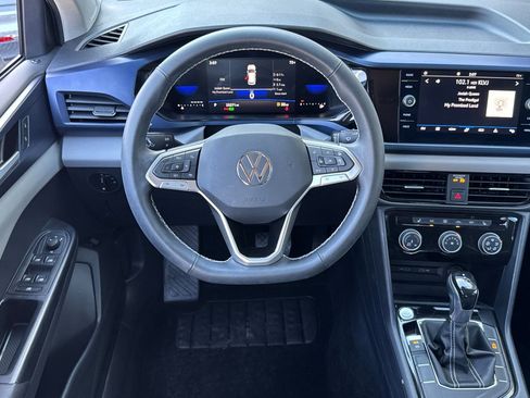 Used 2023 Volkswagen Taos SE image 14