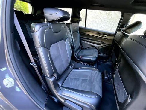 Used 2025 Jeep Grand Cherokee L Altitude RWD image 20