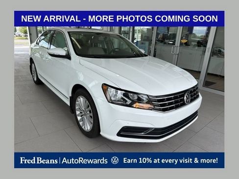 Used 2016 Volkswagen Passat 1.8T SE FWD image 1