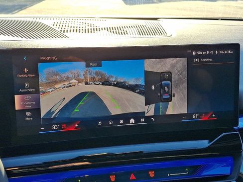 Used 2025 BMW i5 xDrive40 w/ Premium Package image 19