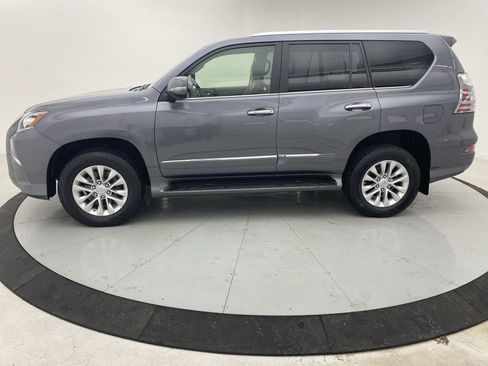 Used 2018 Lexus GX 460 Premium w/ Premium Package image 2