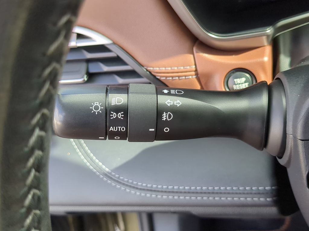 Used 2020 Subaru Outback Touring w/ Popular Package #2 AWD/4WD image 28