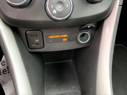 Used 2022 Chevrolet Trax LT w/ Driver Confidence Package image 30