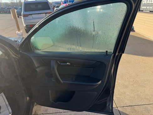 Used 2014 Chevrolet Traverse LT image 16