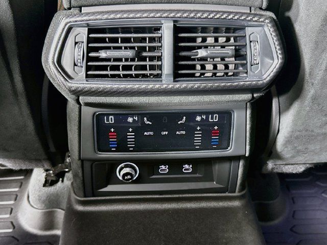 Used 2023 Lamborghini Urus Performante AWD/4WD image 27