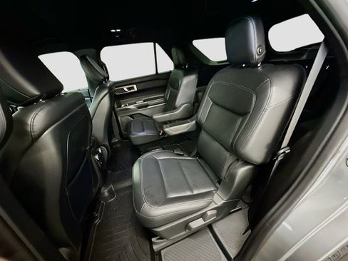 Used 2020 Ford Explorer XLT w/ Equipment Group 202A image 28