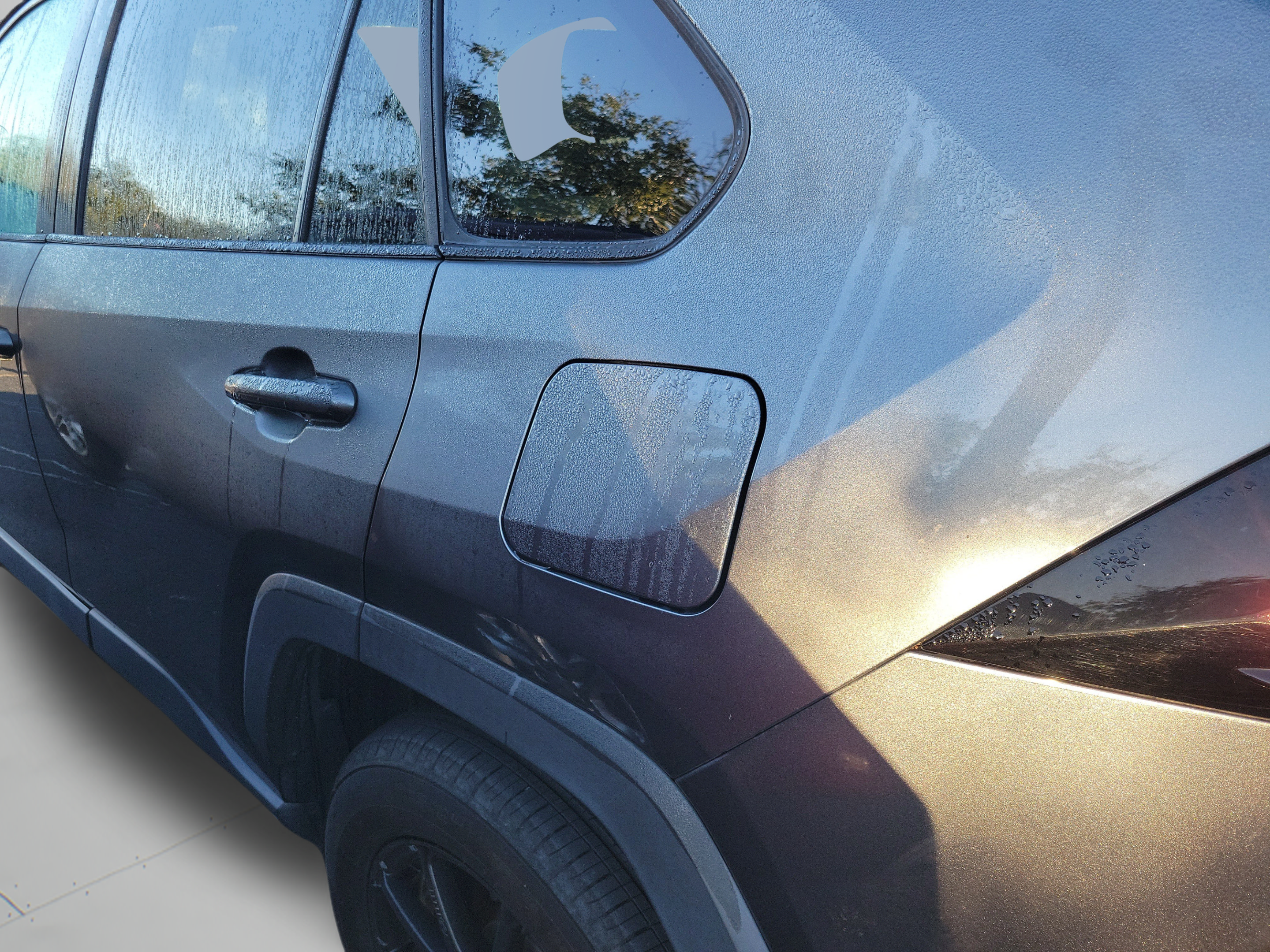 Used 2021 Toyota RAV4 XLE w/ Convenience Package FWD image 26