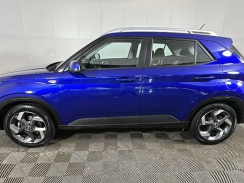 Certified 2023 Hyundai Venue SEL w/ Cargo Package FWD image 5