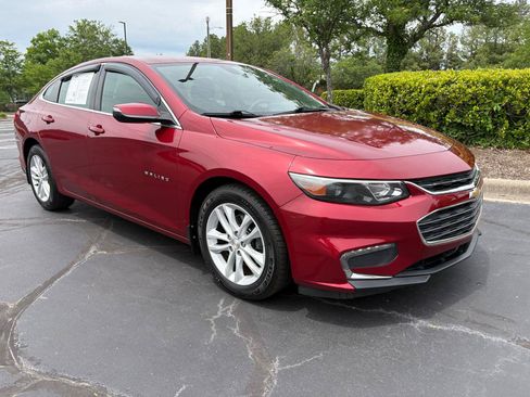 Used 2017 Chevrolet Malibu LT FWD image 9