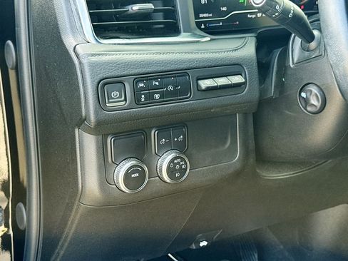 Used 2024 GMC Yukon XL Denali RWD image 17