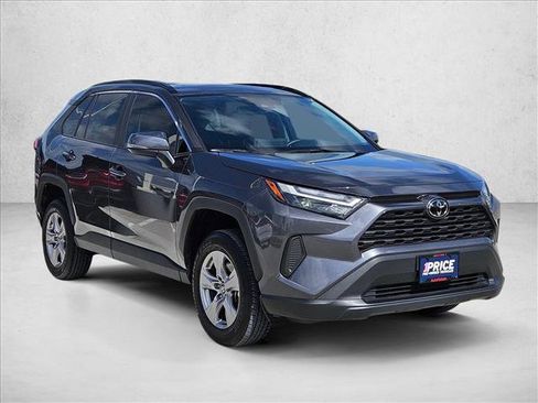 Used 2025 Toyota RAV4 XLE w/ Convenience Package FWD image 3