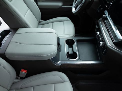 New 2026 GMC Sierra 2500 SLT AWD/4WD image 31