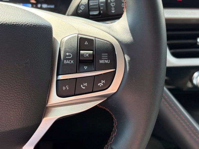 Used 2025 Ford Explorer Active w/ Active Comfort Package RWD image 22
