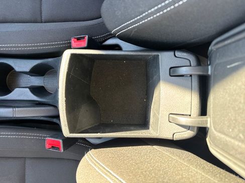 Used 2024 Hyundai Venue SEL image 30