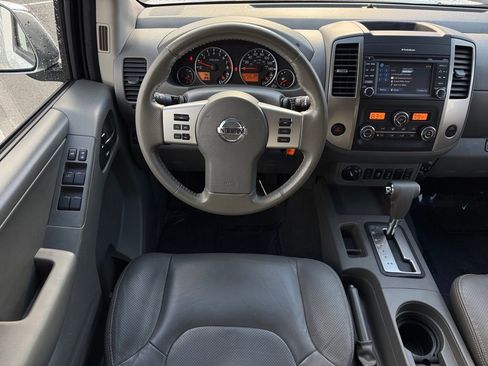 Used 2019 Nissan Frontier SL image 19