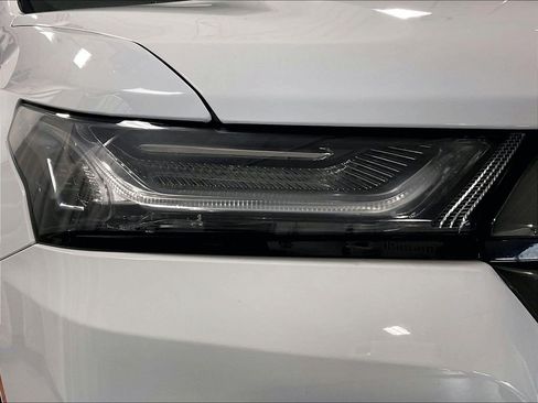 Used 2023 Chevrolet Traverse RS AWD/4WD image 34