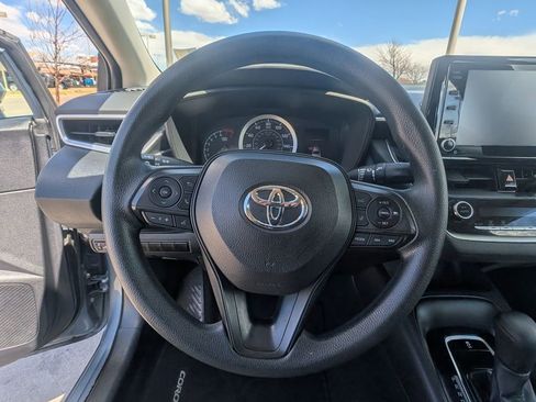 Used 2022 Toyota Corolla LE FWD image 12