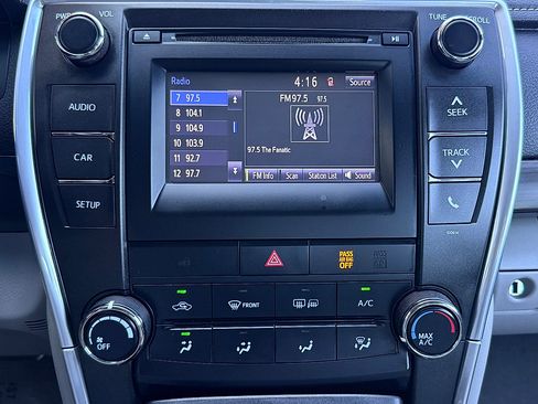 Used 2016 Toyota Camry LE FWD image 18