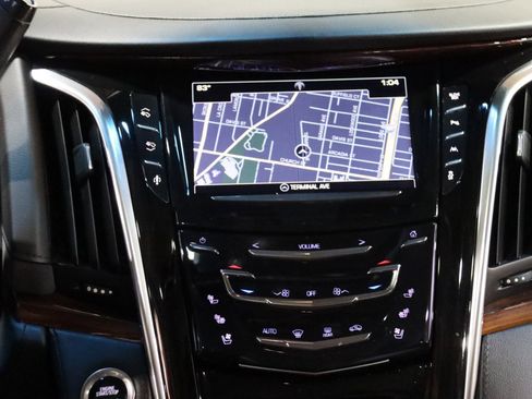 Used 2016 Cadillac Escalade ESV Luxury image 60