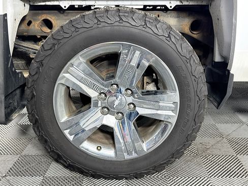 Used 2018 Chevrolet Silverado 1500 Custom w/ Custom Value Package AWD/4WD image 52