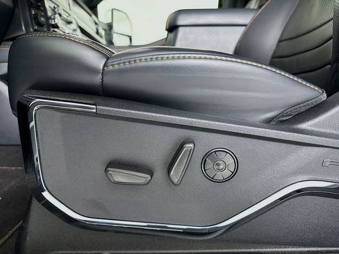 Used 2024 Ford F350 Platinum w/ FX4 Off-Road Package image 17