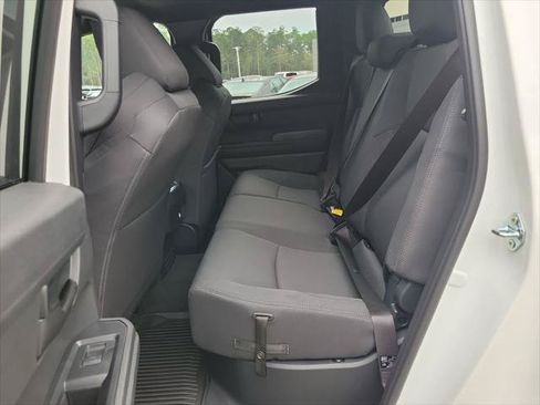 Certified 2026 Toyota Tacoma SR5 AWD/4WD image 22