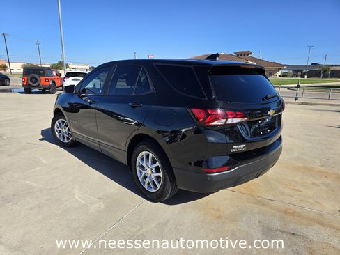 Used 2024 Chevrolet Equinox LS w/ LS Convenience Package image 5