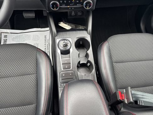 Used 2025 Ford Escape ST-Line AWD/4WD image 24