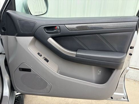 Used 2005 Toyota 4Runner Limited image 34