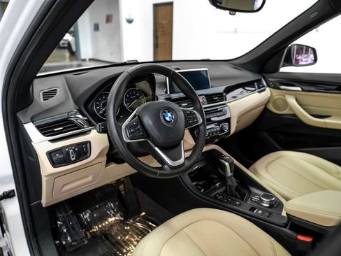 Used 2018 BMW X1 xDrive28i AWD/4WD image 3