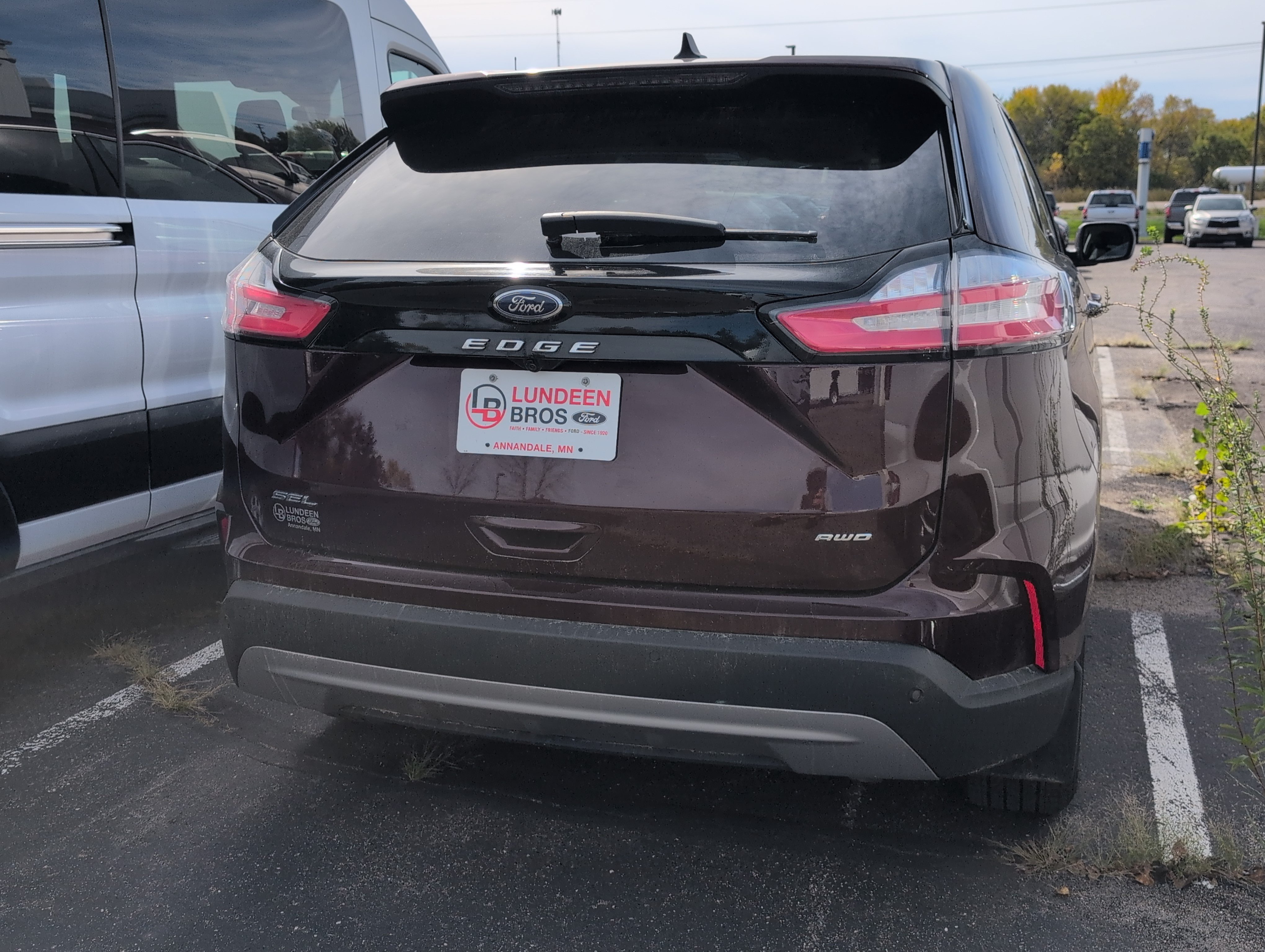Used 2021 Ford Edge SEL w/ Convenience Package AWD/4WD image 4