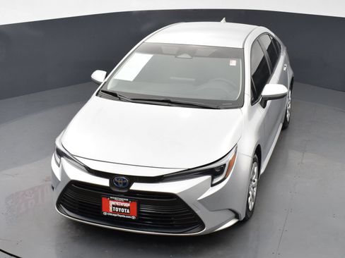 Used 2025 Toyota Corolla LE FWD image 22