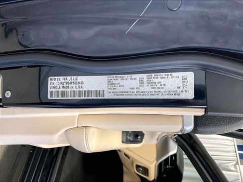 Used 2023 Jeep Grand Cherokee 4WD 4xe w/ Luxury Tech Group II image 35