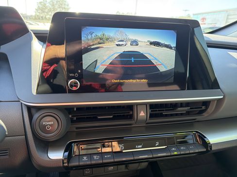 Certified 2024 Toyota Prius LE image 7