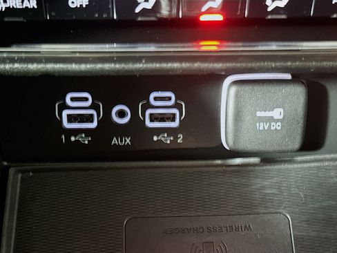 Used 2023 Jeep Grand Cherokee Altitude AWD/4WD image 26