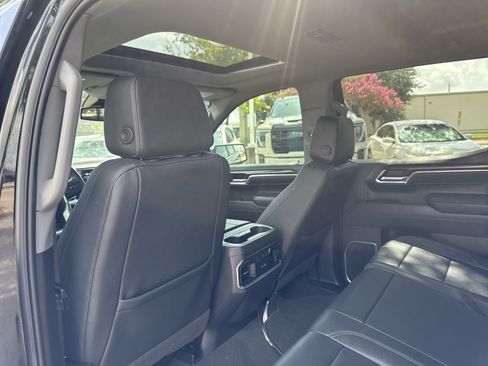 Used 2025 GMC Sierra 1500 SLT RWD image 10