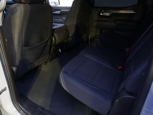 Used 2024 Chevrolet Silverado 1500 LT image 25