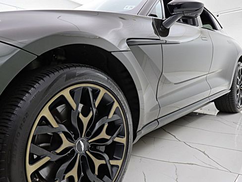 Used 2021 Aston Martin DBX AWD/4WD image 24