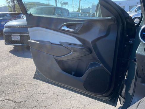 Used 2025 Chevrolet Trax LT w/ LT Convenience Package FWD image 18