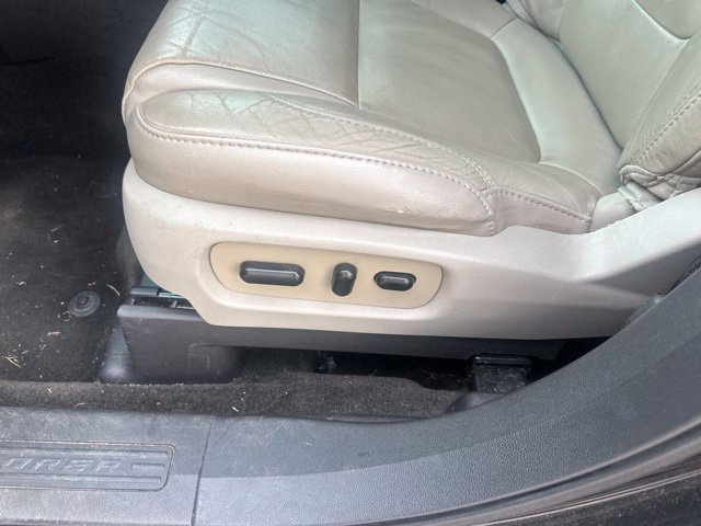 Used 2015 Ford Explorer XLT w/ Equipment Group 202B FWD image 35
