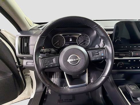 Used 2023 Nissan Pathfinder SL w/ SL Premium Package AWD/4WD image 13