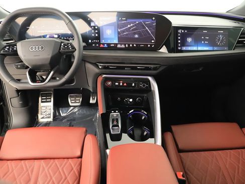 Certified 2025 Audi SQ5 Prestige image 18