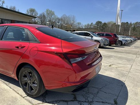 Certified 2023 Hyundai Elantra SEL FWD image 14