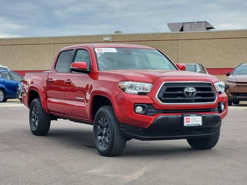 Certified 2023 Toyota Tacoma SR5 AWD/4WD image 26