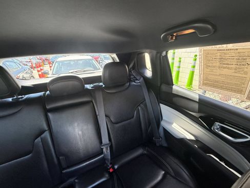 Used 2025 Jeep Compass Limited AWD/4WD image 38